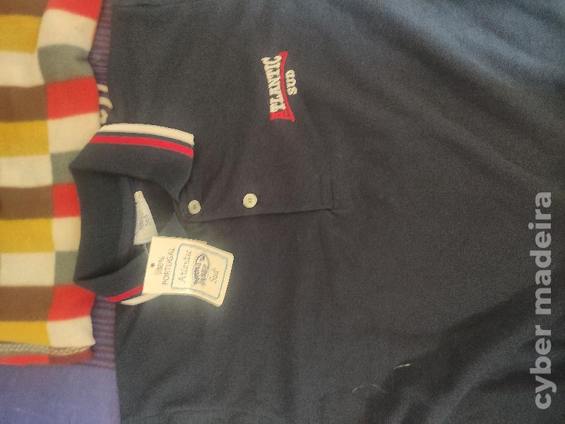 Polo Azul com etiqueta