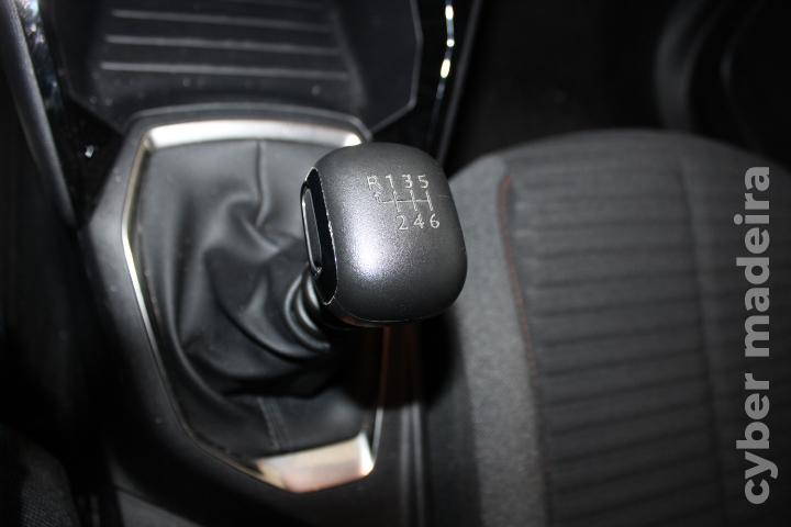 PEUGEOT 2008 1.2 PureTech Active Gasolina