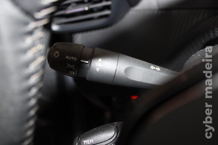PEUGEOT 2008 1.2 PureTech Active Gasolina