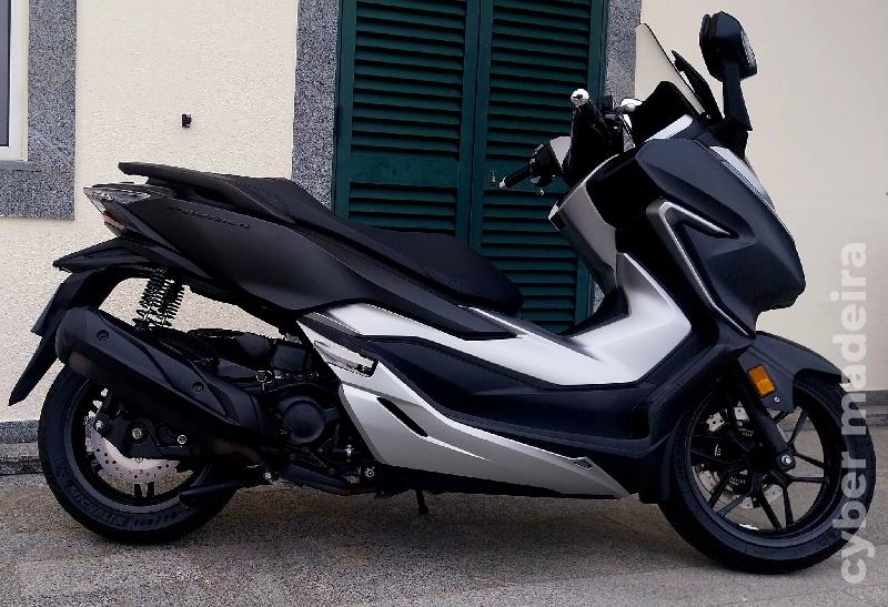 Honda Forza 300 300 cc Scooter
