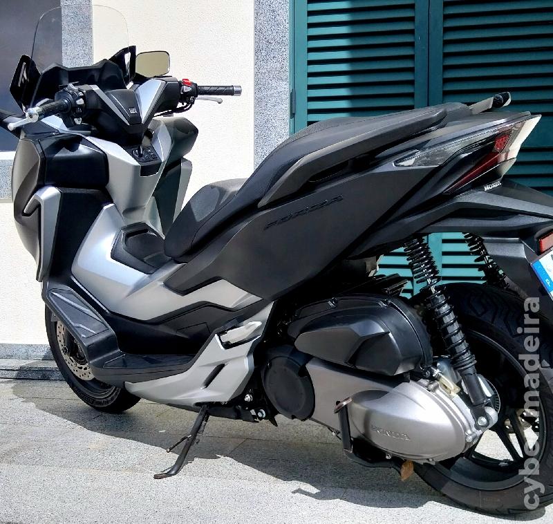 Honda Forza 300 300 cc Scooter