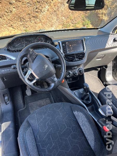 PEUGEOT 2008 Allure Gasóleo