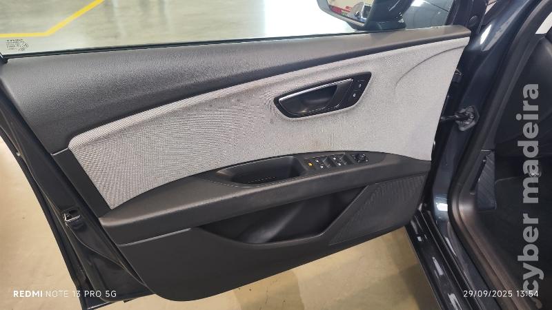 SEAT LEON ST 1.6 TDI STYLE Gasóleo