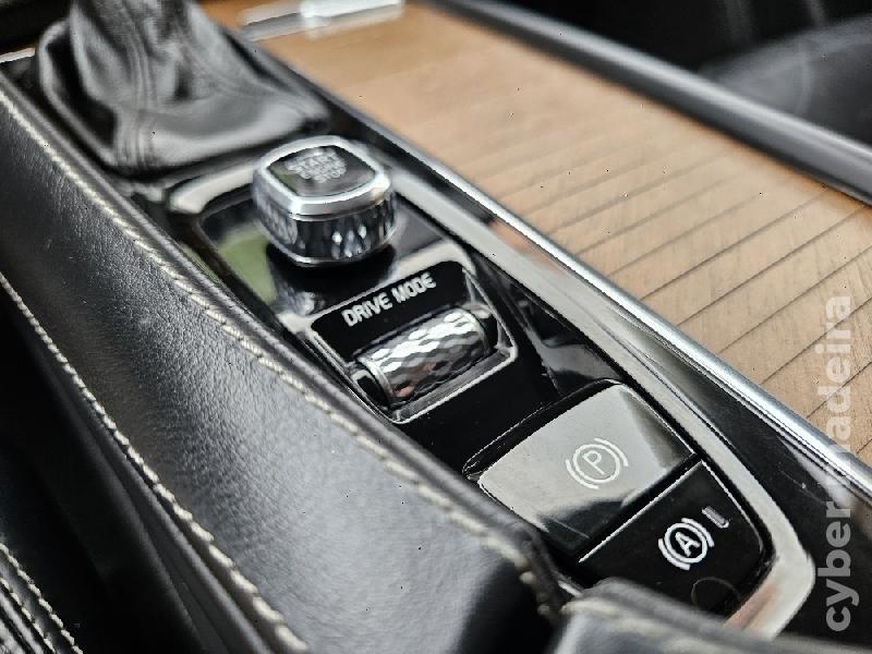 VOLVO XC 90 D4 2.0D Inscription 190cv AUTO (7 LUG.) (2018) Gasóleo