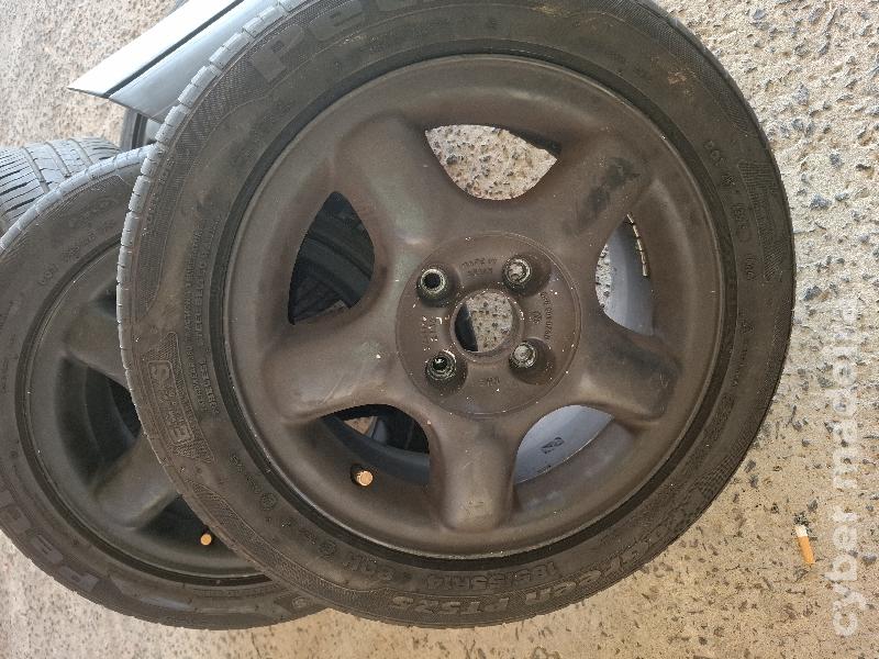 Jantes e pneus 2 praticamente novos e 2 com 80% de piso 14" Som