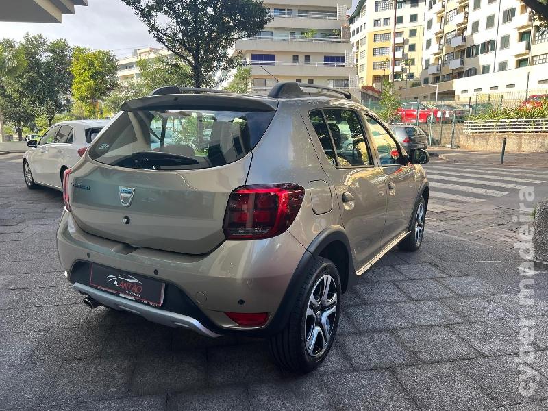 DACIA SANDERO 1.5 DCI Gasóleo