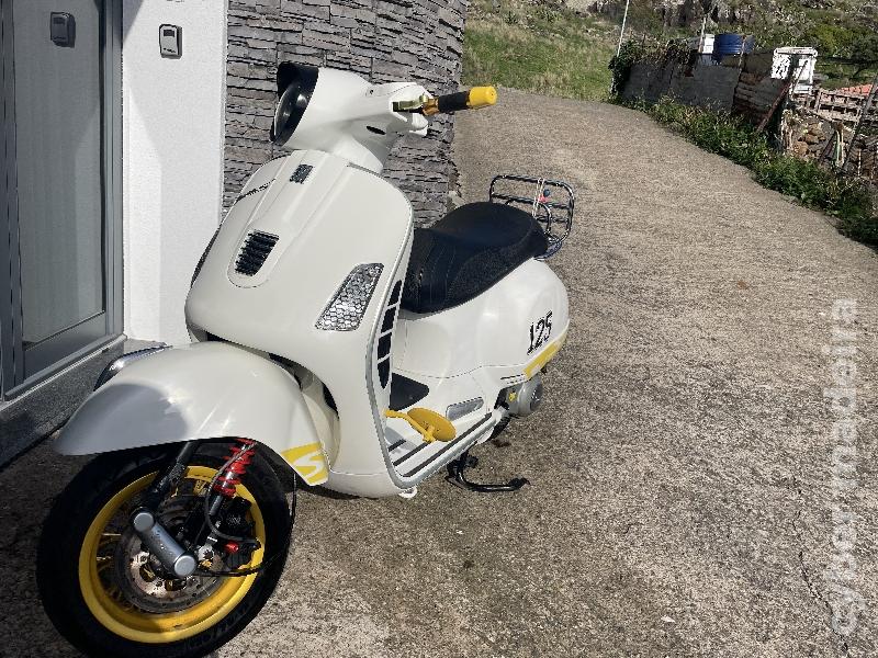 Piaggio GTS 300 Supra 300 cc Supermoto