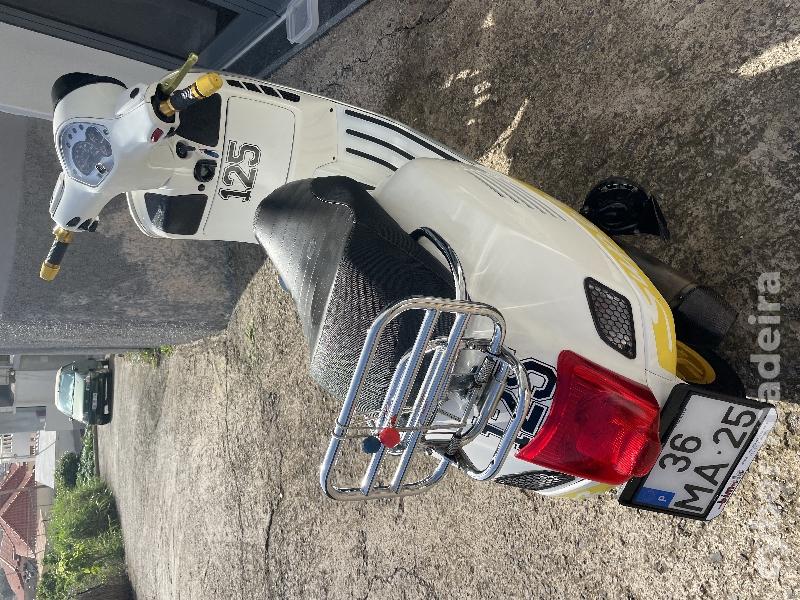 Piaggio GTS 300 Supra 300 cc Supermoto