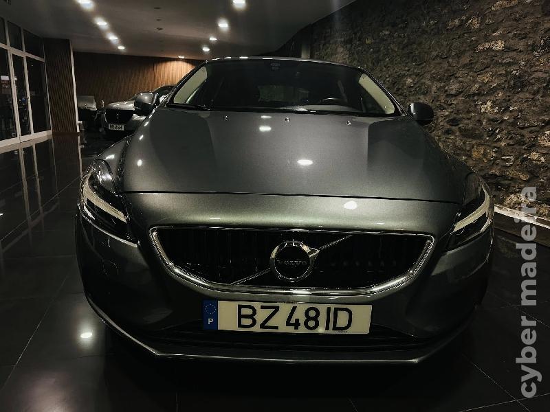VOLVO V40 D2 SPORT 2.0D 120CV Gasóleo