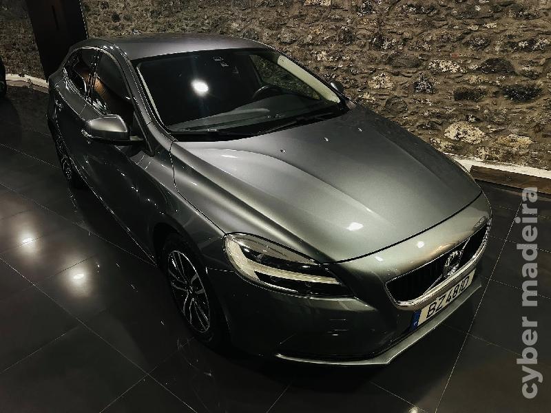 VOLVO V40 D2 SPORT 2.0D 120CV Gasóleo