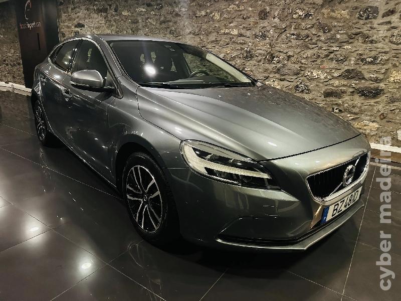 VOLVO V40 D2 SPORT 2.0D 120CV Gasóleo