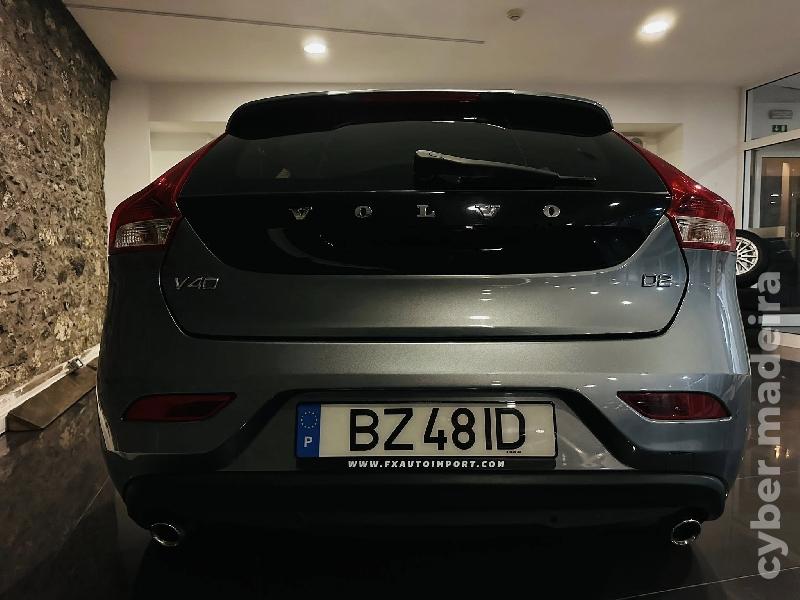 VOLVO V40 D2 SPORT 2.0D 120CV Gasóleo