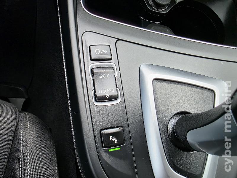BMW Serie 1 116d LINE SPORT AUTO Gasóleo
