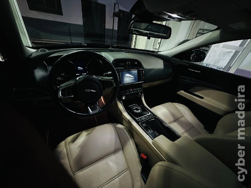JAGUAR XE 2.0D PRESTIGE 180CV AUTO Gasóleo