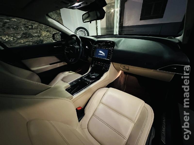 JAGUAR XE 2.0D PRESTIGE 180CV AUTO Gasóleo
