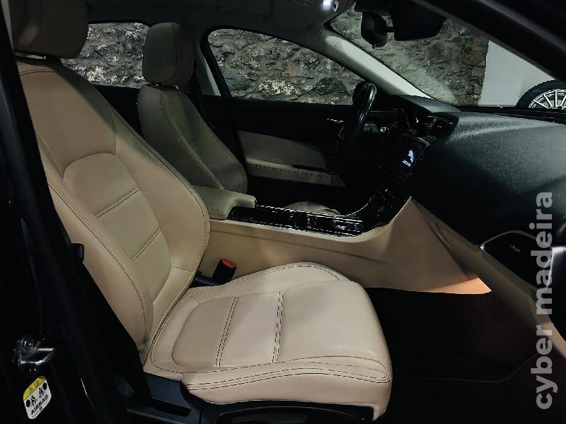 JAGUAR XE 2.0D PRESTIGE 180CV AUTO Gasóleo