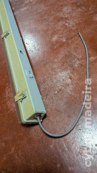 Lâmpada fluorescente para o exterior com 1,25m