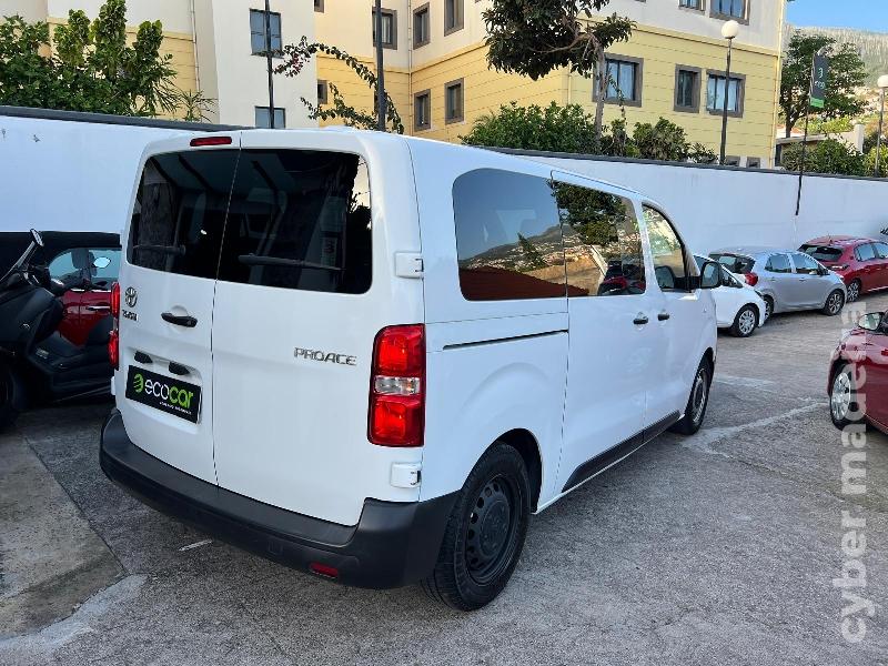 TOYOTA PROACE 1.5 D-4D 120 cv - 9 lugares Gasóleo