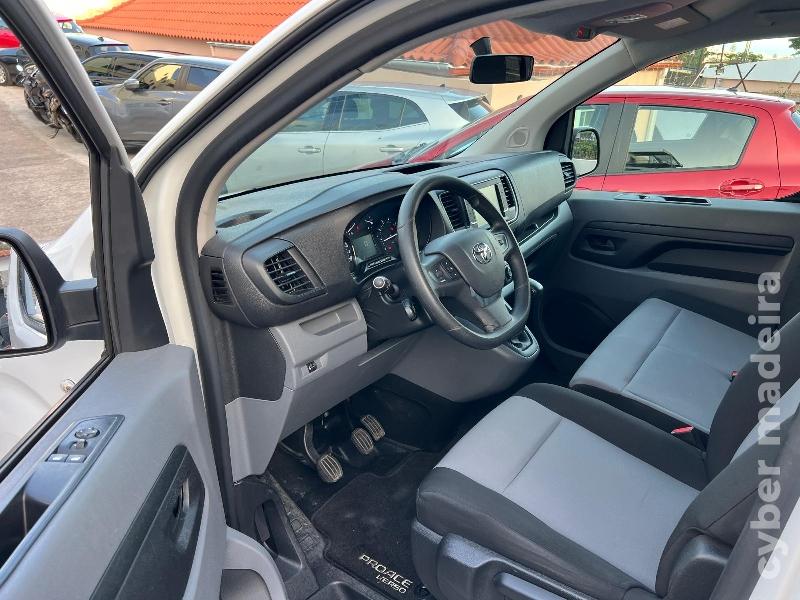 TOYOTA PROACE 1.5 D-4D 120 cv - 9 lugares Gasóleo