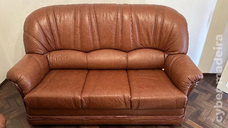 Sofá em pele de 3 lugares + 2 poltronas