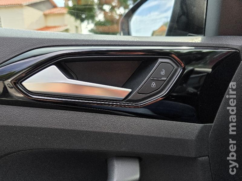 VOLKSWAGEN T-CROSS 1.0 TSI LIFE Gasolina