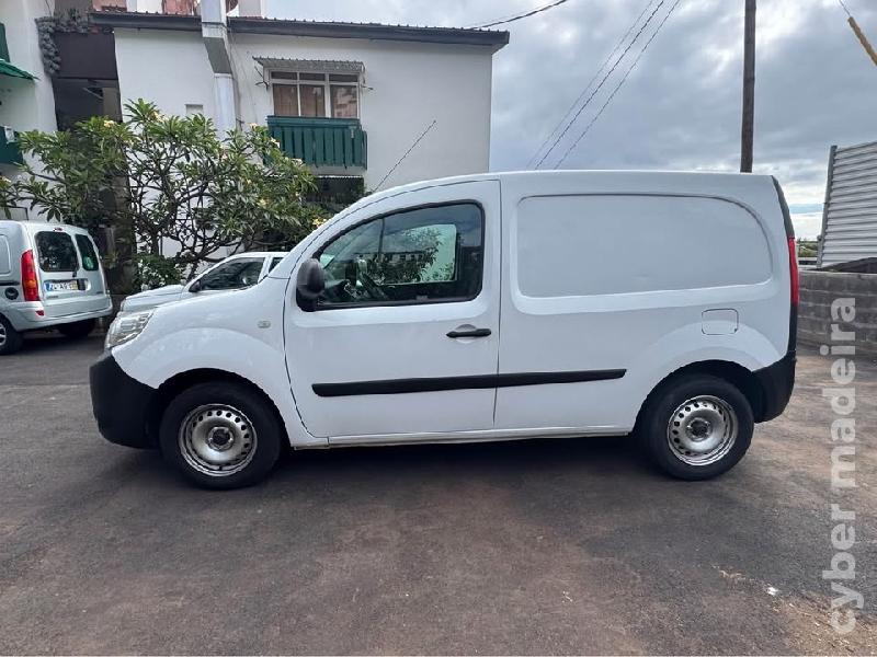 RENAULT 4 Renault Kangoo 1.5 dCi – 2017 – Versão ENERGY – Nacional Gasóleo