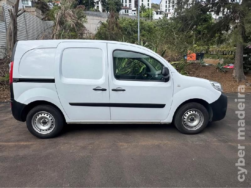 RENAULT 4 Renault Kangoo 1.5 dCi – 2017 – Versão ENERGY – Nacional Gasóleo