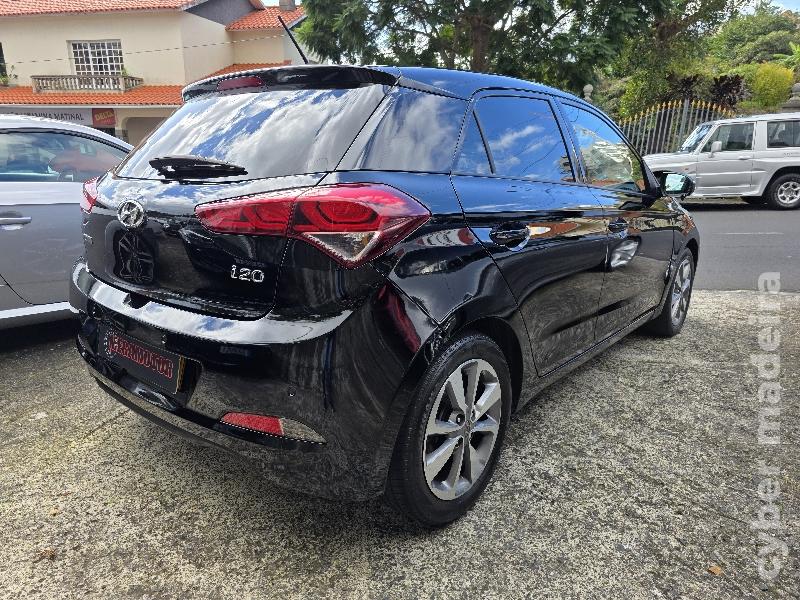 HYUNDAI I20 1.1 CRDI COMFORT Gasóleo