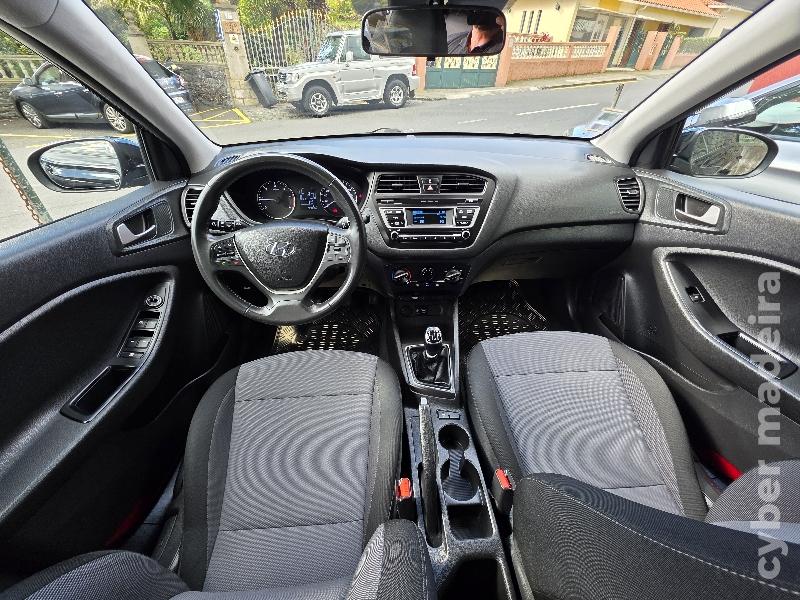 HYUNDAI I20 1.1 CRDI COMFORT Gasóleo