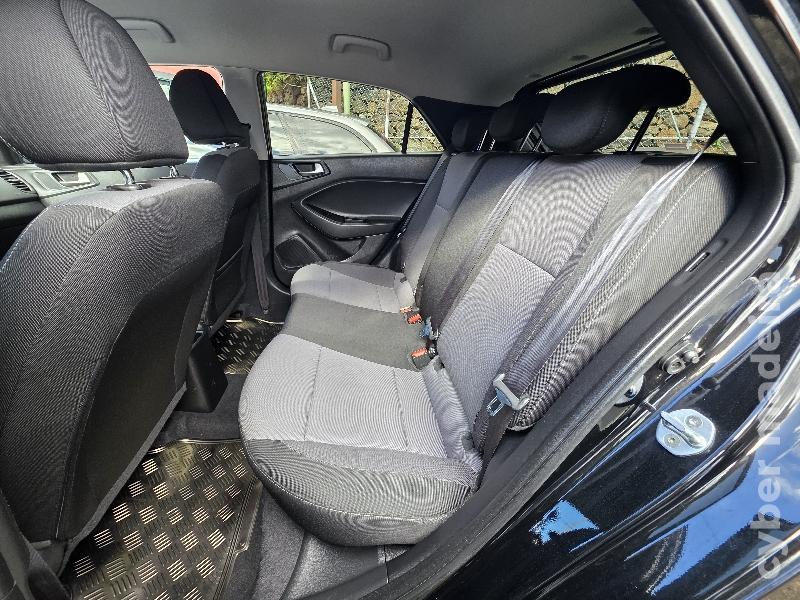 HYUNDAI I20 1.1 CRDI COMFORT Gasóleo