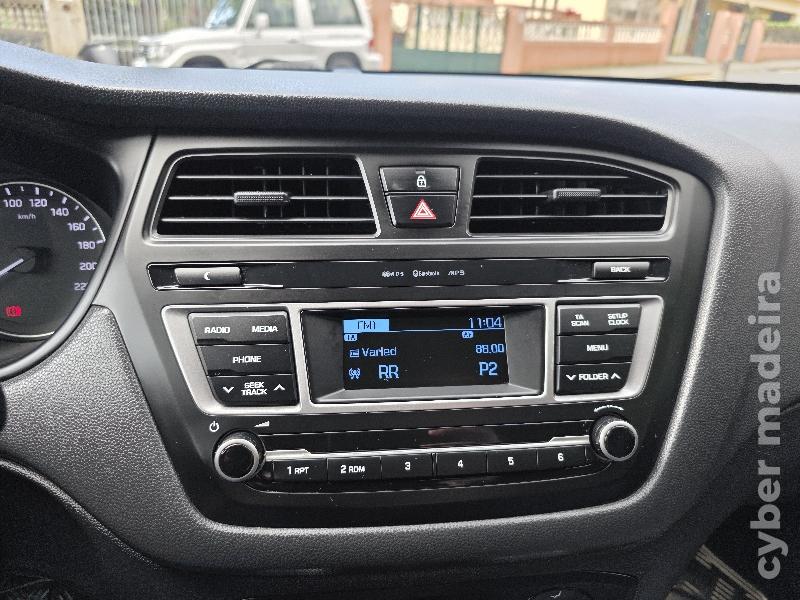 HYUNDAI I20 1.1 CRDI COMFORT Gasóleo