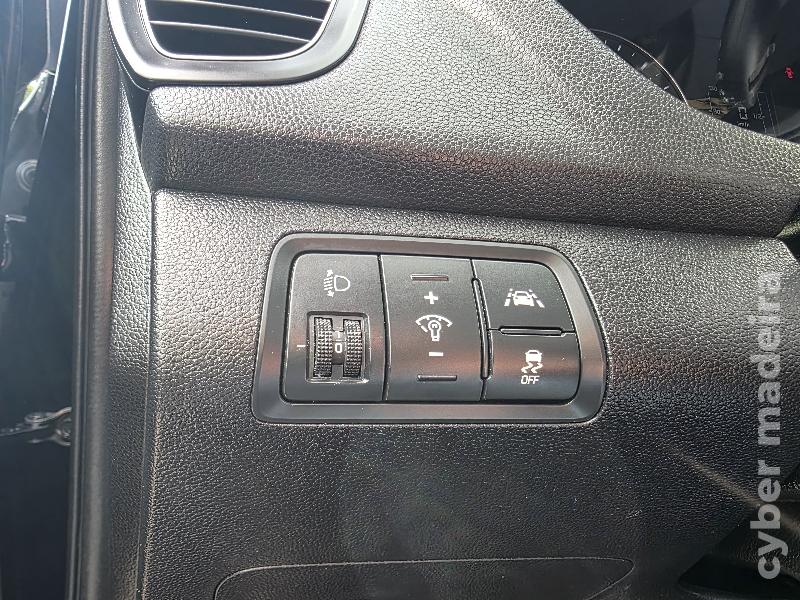 HYUNDAI I20 1.1 CRDI COMFORT Gasóleo