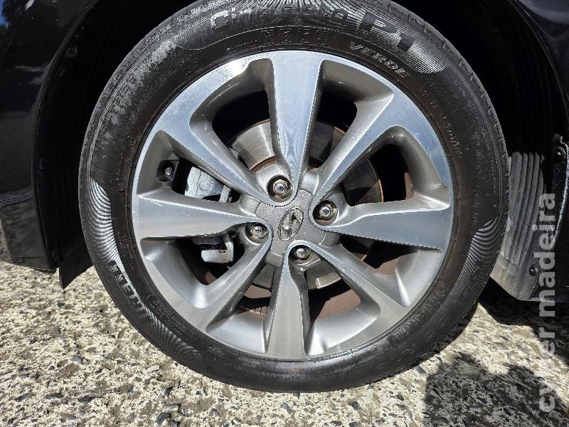 HYUNDAI I20 1.1 CRDI COMFORT Gasóleo