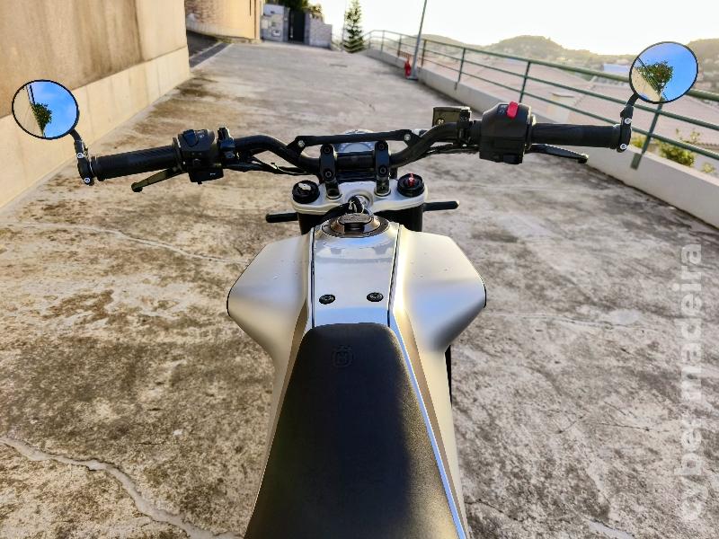 Husqvarna Vitpilen 401 400 cc Chopper, cruiser
