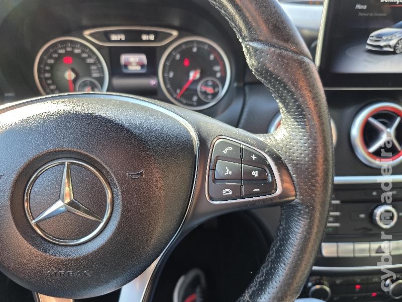 MERCEDES A A180d AMG LINE Gasóleo