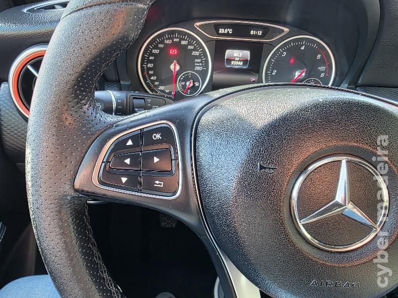 MERCEDES A A180d AMG LINE Gasóleo