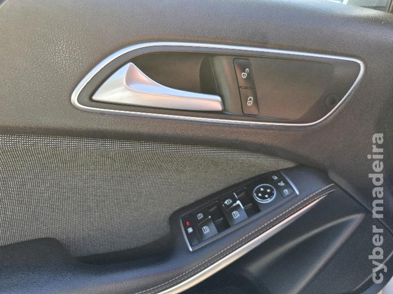 MERCEDES A A180d AMG LINE Gasóleo