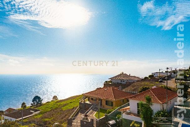 Moradia T4 para Venda