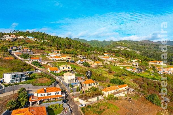 Moradia T4 para Venda