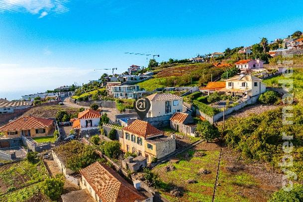 Moradia T4 para Venda