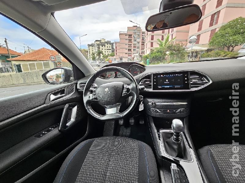 PEUGEOT 308 1.2 PureTech STYLE 130cv 5P (2019) Gasolina