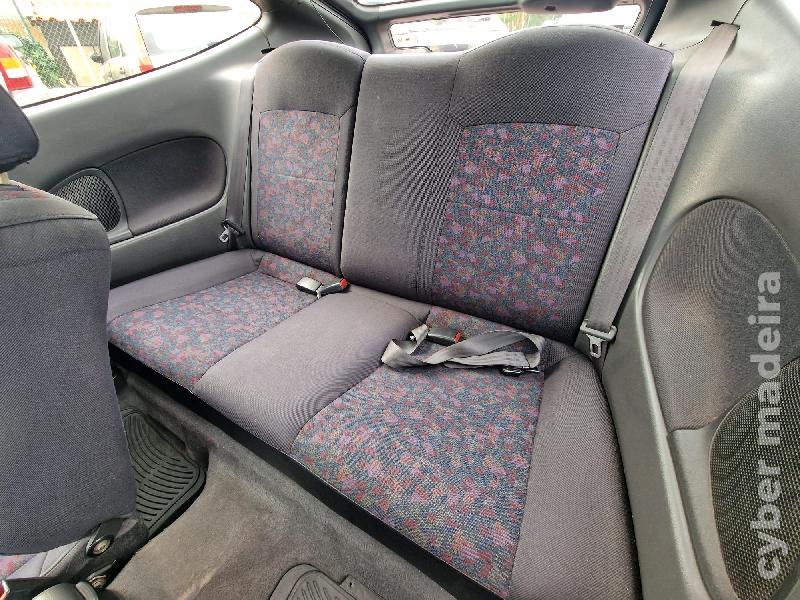 MAZDA 323 1.5CC Gasolina