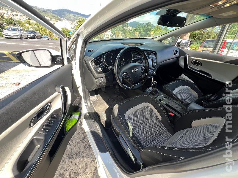 KIA CEED SW 1.6 CRDI 130 cv Gasóleo