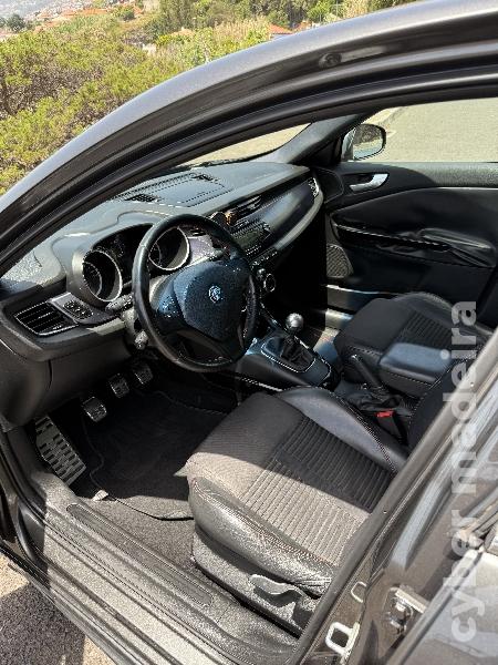 ALFA ROMEO GIULIETTA DISTINCTIVE EDITION Gasóleo