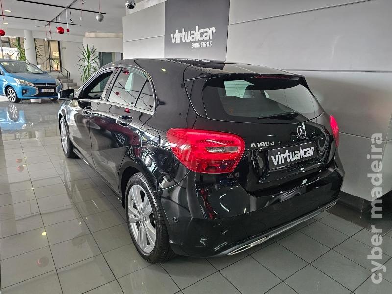 MERCEDES A 180 d Urban Gasóleo