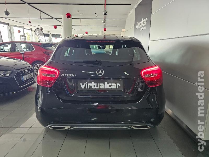 MERCEDES A 180 d Urban Gasóleo