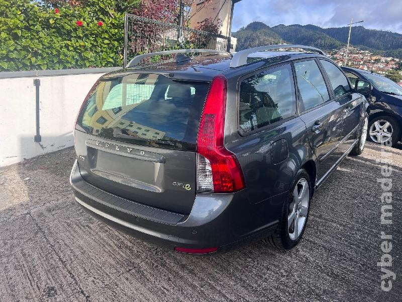 VOLVO V50 1.6 D 115 cv R-Design DRIVe Gasolina