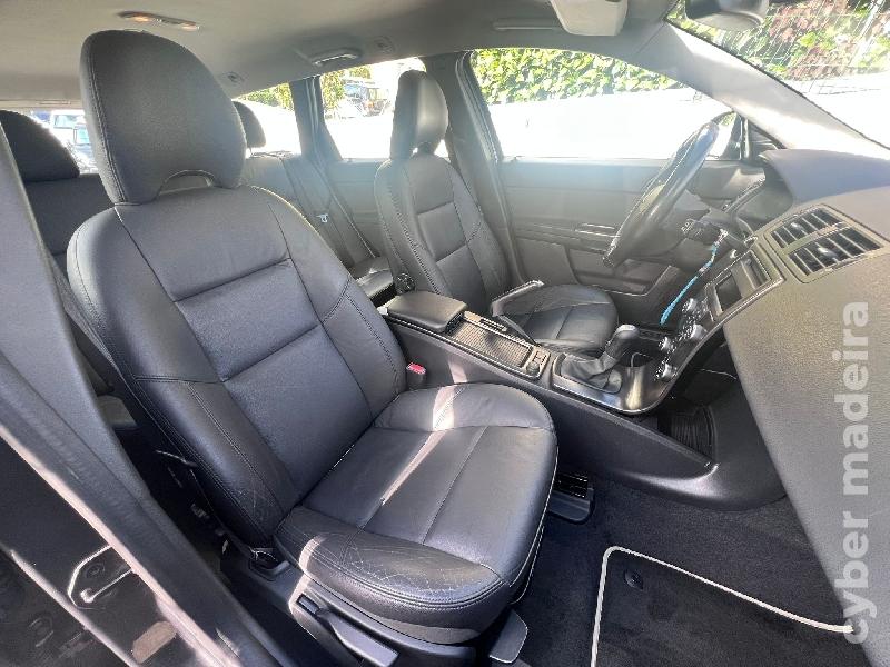 VOLVO V50 1.6 D 115 cv R-Design DRIVe Gasolina