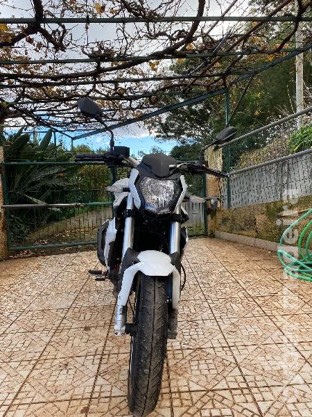 Benelli BN125 125 cc Sport, turismo