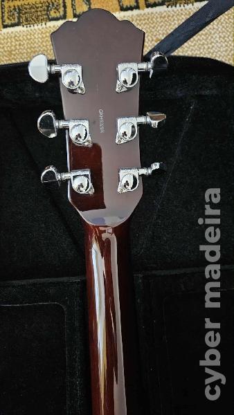 Guitarra Yamaha AES 620